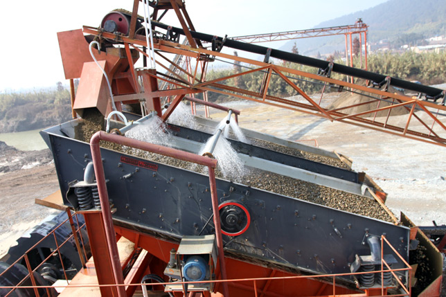 物料水分對振動(dòng)篩篩分效果的影響 物料水分對振動(dòng)篩篩分效果的影響.jpg